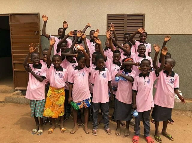grupo niños escuela Benín