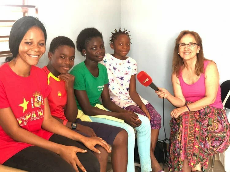 ESCUCHA EL PROGRAMA EN RNE "SIN FRONTERAS" CON PURA GOMEZ ROMAN