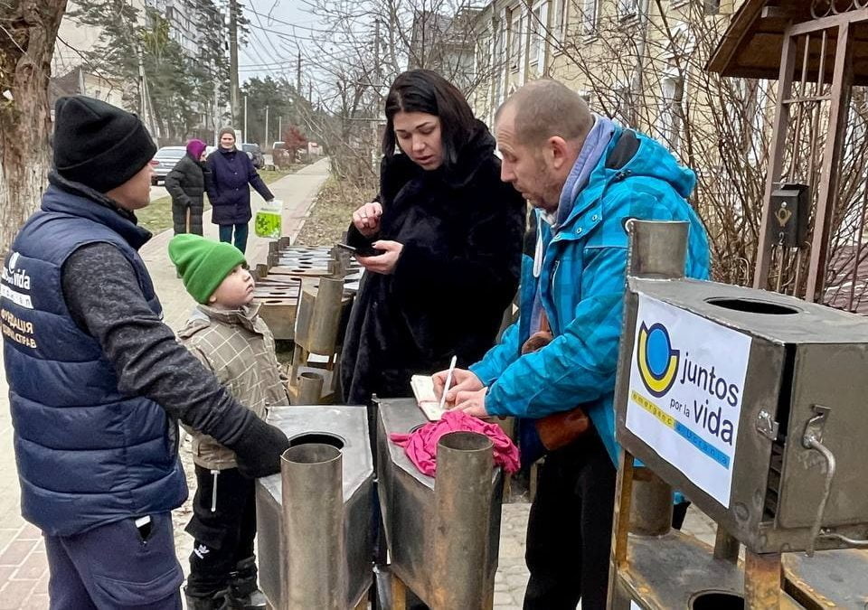.-Calor humanitario para el frio del invierno y la guerra en Ucrania
