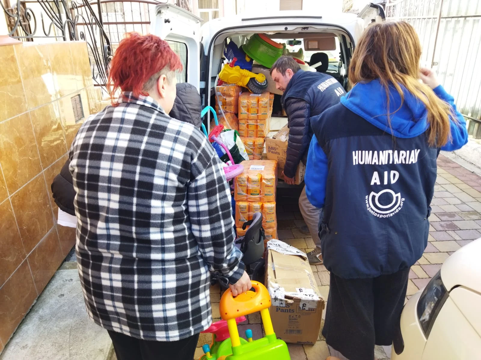 entrega ayuda humanitaria ucrania
