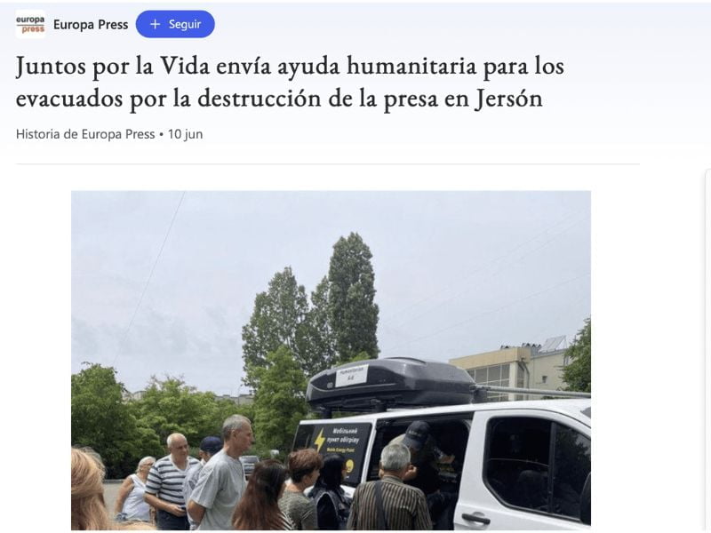 entrega ayuda humanitaria a evacuados de la presa