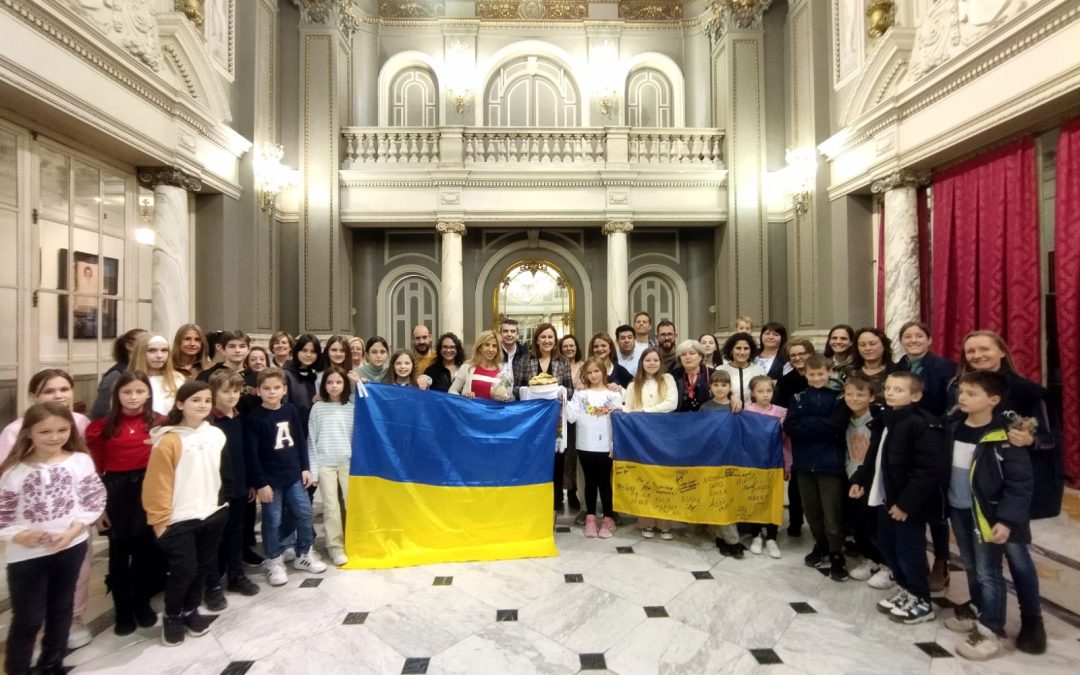 -Recepción en el Ayuntamiento de Valencia a los niños y niñas ucranianos