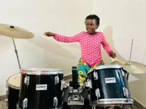 escuela de música: tocando batería