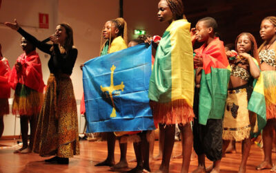 Cálida acogida a Voces por Benin en su gira por Asturias