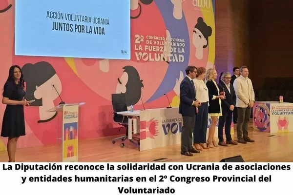 recogiendo premio solidaridad de diputación