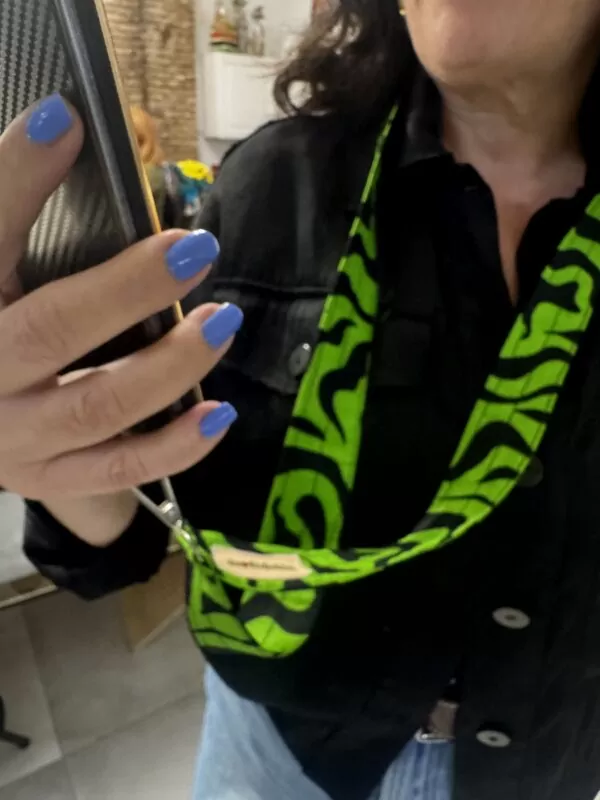 Cuelga móviles verde