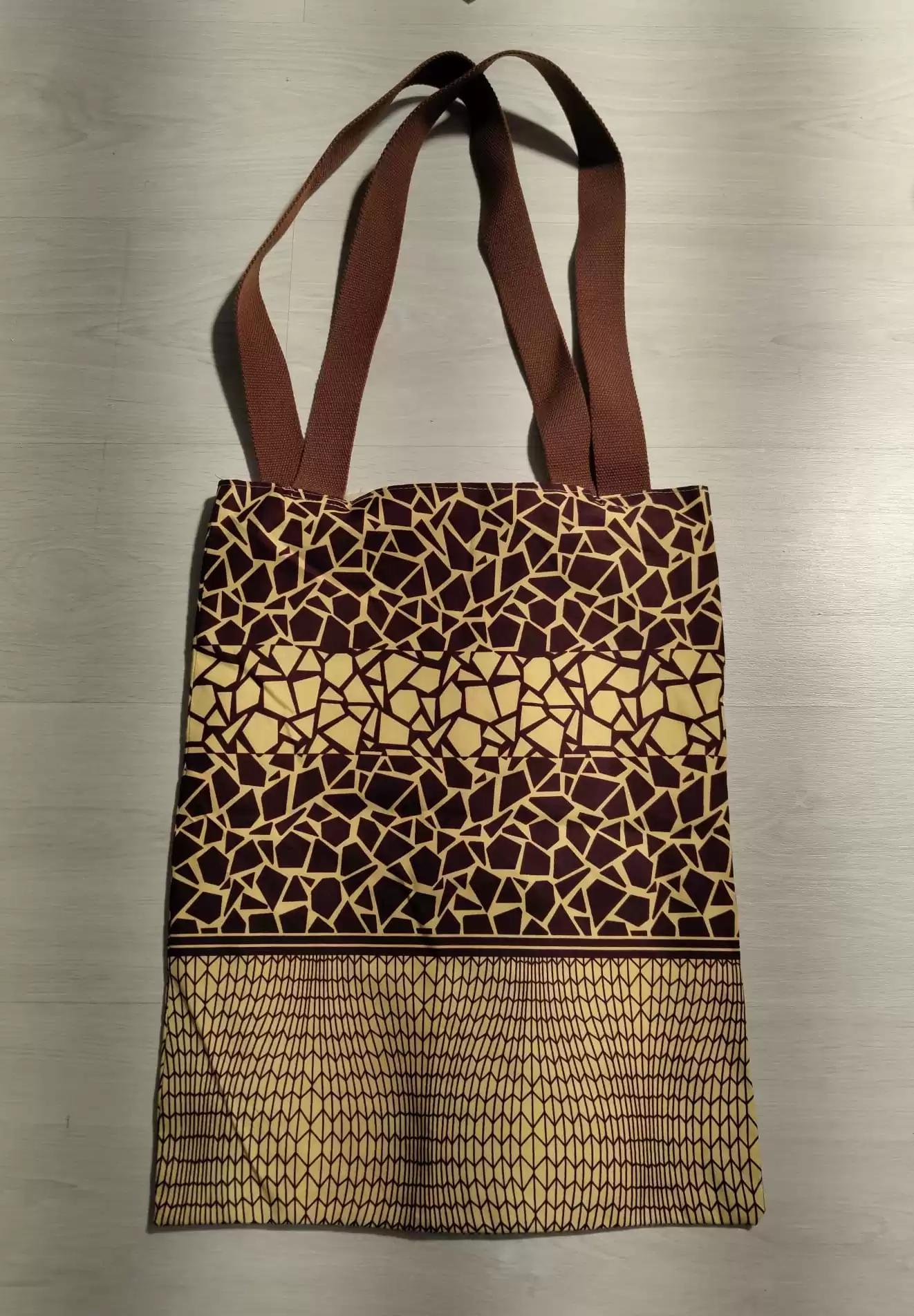 Tote Bag de tela africana dorado y marrón - Imagen 3
