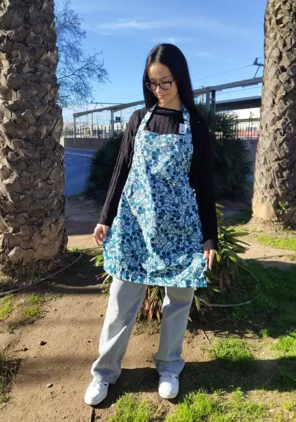 Delantal de tela africana azul