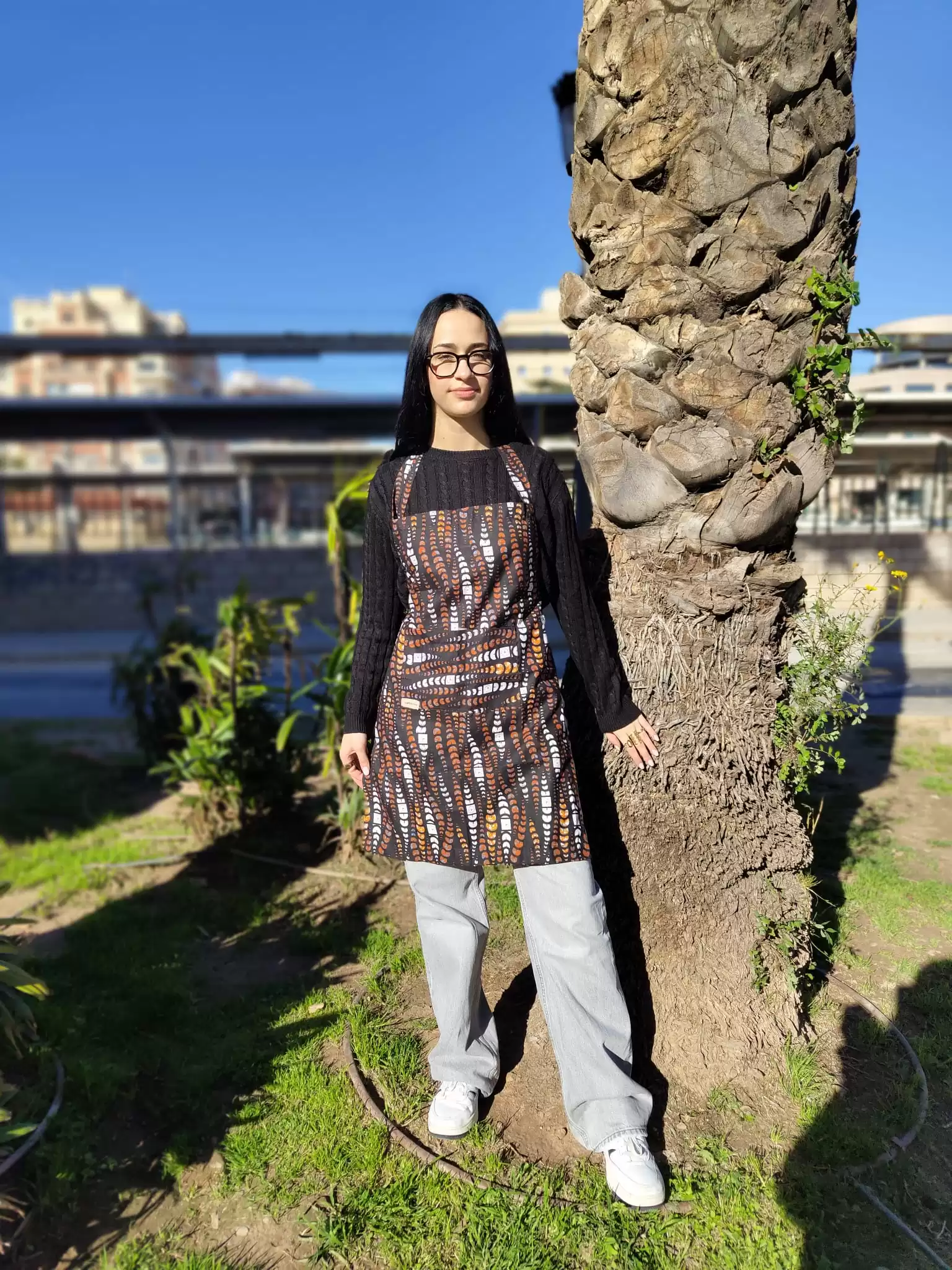 Delantal de tela africana marrón - Imagen 2