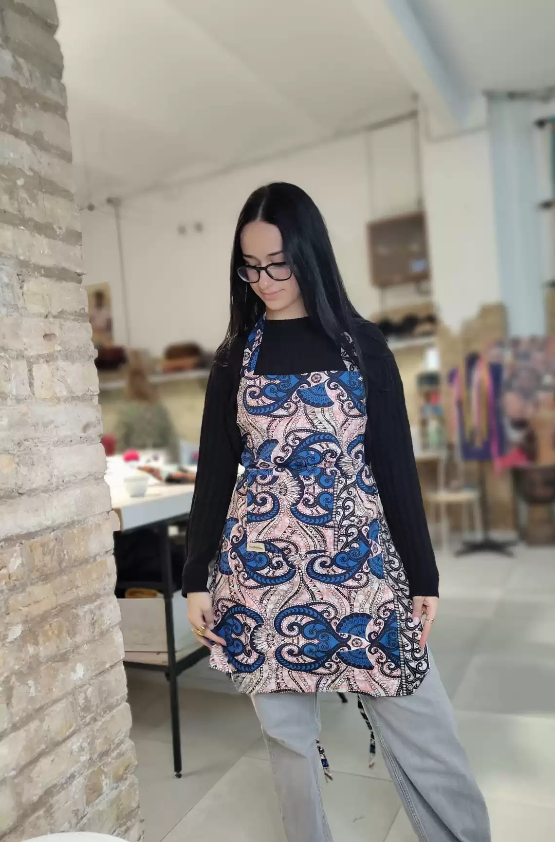 Delantal de tela africana rosa y azul